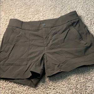 Athleta Olive Trekkie Shorts! Size 8